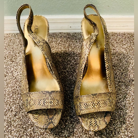 NEW! Anne Klein Fortuna Bronze Snake Print Platform Wedge Sandals - Picture 4 of 16